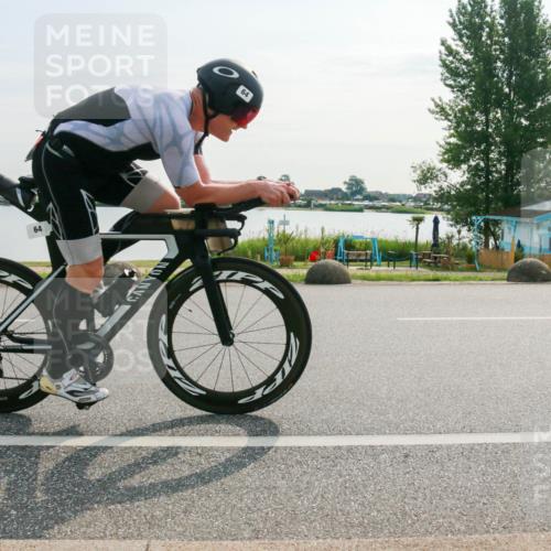 15.06.2025 - 27. Vierlanden-Triathlon H.Heesch http://msf.ph/oto/8016188 15.06.2025 09:12:59 Radfahren 64, 200 meine-sportfotos.de