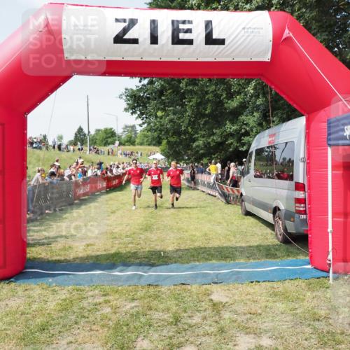 21.06.2025 - 27. Vierlanden-Triathlon MichiJ http://msf.ph/oto/8016189 15.06.2026 11:32:39 Ziel 487, 614 meine-sportfotos.de
