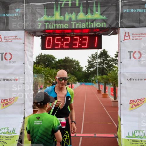 15.06.2025 - 7 Türme Triathlon Michael Strokosch http://msf.ph/oto/8016221 15.06.2025 15:23:31 Ziel 252 meine-sportfotos.de