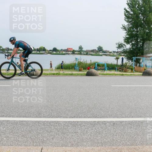 21.06.2025 - 27. Vierlanden-Triathlon H.Heesch http://msf.ph/oto/8016235 15.06.2025 11:56:10 Radfahren 783, 832, 843 meine-sportfotos.de