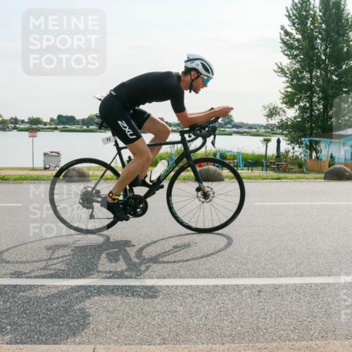 15.06.2025 - 27. Vierlanden-Triathlon H.Heesch http://msf.ph/oto/8016263 15.06.2025 09:13:32 Radfahren 12 meine-sportfotos.de