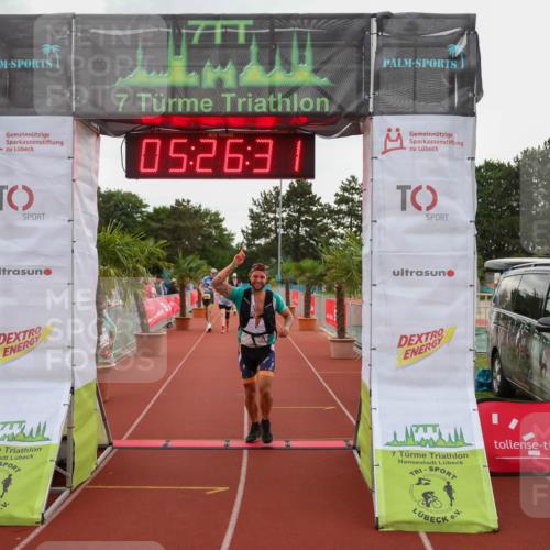 15.06.2025 - 7 Türme Triathlon Michael Strokosch http://msf.ph/oto/8016278 15.06.2025 15:26:31 Ziel  meine-sportfotos.de