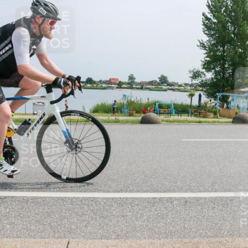 21.06.2025 - 27. Vierlanden-Triathlon H.Heesch http://msf.ph/oto/8016286 15.06.2025 11:56:10 Radfahren 783, 832, 843 meine-sportfotos.de