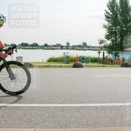 15.06.2025 - 27. Vierlanden-Triathlon H.Heesch http://msf.ph/oto/8016303 15.06.2025 09:14:05 Radfahren 26, 50 meine-sportfotos.de