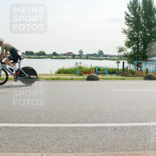 15.06.2025 - 27. Vierlanden-Triathlon H.Heesch http://msf.ph/oto/8016315 15.06.2025 09:14:06 Radfahren 26, 50, 120 meine-sportfotos.de