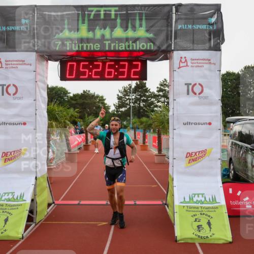 15.06.2025 - 7 Türme Triathlon Michael Strokosch http://msf.ph/oto/8016321 15.06.2025 15:26:31 Ziel  meine-sportfotos.de