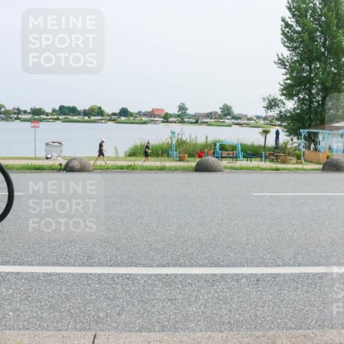 21.06.2025 - 27. Vierlanden-Triathlon H.Heesch http://msf.ph/oto/8016340 15.06.2025 11:56:25 Radfahren 830, 944 meine-sportfotos.de