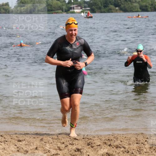 15.06.2025 - 27. Vierlanden-Triathlon Lena Gebhardt http://msf.ph/oto/8016344 15.06.2025 10:15:24 Schwimmen 507, 508, 511, 542, 554, 579, 613, 620, 631 meine-sportfotos.de