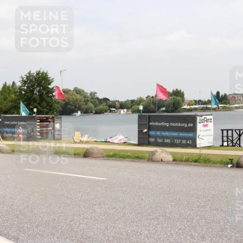 21.06.2025 - 27. Vierlanden-Triathlon H.Heesch http://msf.ph/oto/8016352 15.06.2025 12:04:32 Radfahren 725, 833, 904 meine-sportfotos.de