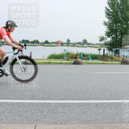 21.06.2025 - 27. Vierlanden-Triathlon H.Heesch http://msf.ph/oto/8016372 15.06.2025 11:56:35 Radfahren 888 meine-sportfotos.de