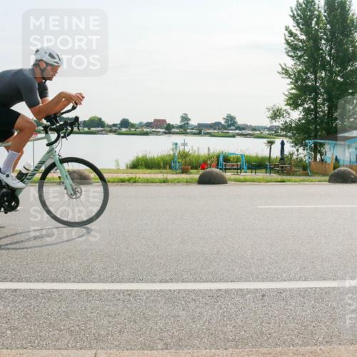 15.06.2025 - 27. Vierlanden-Triathlon H.Heesch http://msf.ph/oto/8016383 15.06.2025 09:14:39 Radfahren 15, 21, 75 meine-sportfotos.de