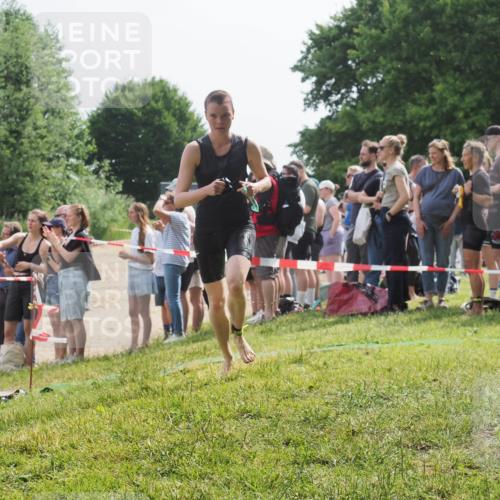 15.06.2025 - 27. Vierlanden-Triathlon KatJ http://msf.ph/oto/8016384 15.06.2025 10:15:56 Schwimmen 483, 505, 547, 577, 590, 606, 612, 630 meine-sportfotos.de