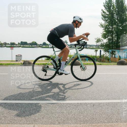 15.06.2025 - 27. Vierlanden-Triathlon H.Heesch http://msf.ph/oto/8016397 15.06.2025 09:14:39 Radfahren 15, 21, 75 meine-sportfotos.de