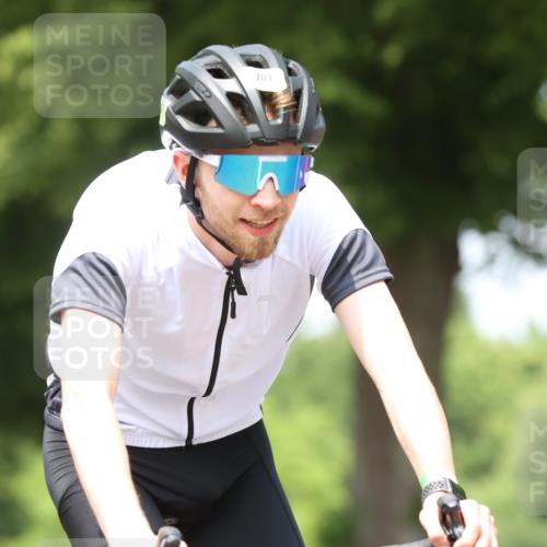 15.06.2025 - 7 Türme Triathlon Yannick Fuchs http://msf.ph/oto/8016407 15.06.2025 13:29:44 Radfahren 707, 950 meine-sportfotos.de