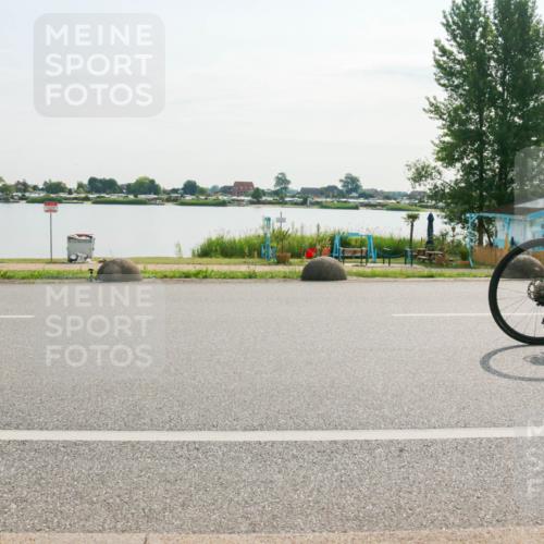15.06.2025 - 27. Vierlanden-Triathlon H.Heesch http://msf.ph/oto/8016408 15.06.2025 09:14:40 Radfahren 15, 21, 75 meine-sportfotos.de