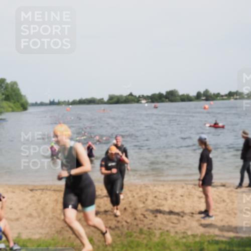 21.06.2025 - 27. Vierlanden-Triathlon MichiJ http://msf.ph/oto/8016419 15.06.2026 10:17:06 Schwimmen 471, 479, 510, 556, 567, 602, 610 meine-sportfotos.de