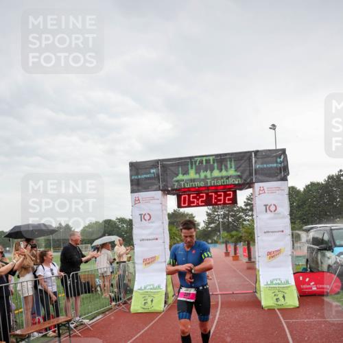 15.06.2025 - 7 Türme Triathlon Michael Strokosch http://msf.ph/oto/8016432 15.06.2025 15:27:32 Ziel 309 meine-sportfotos.de