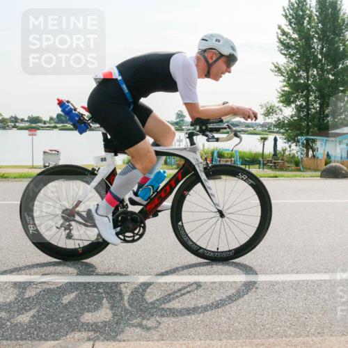 15.06.2025 - 27. Vierlanden-Triathlon H.Heesch http://msf.ph/oto/8016444 15.06.2025 09:14:46 Radfahren 88, 94 meine-sportfotos.de