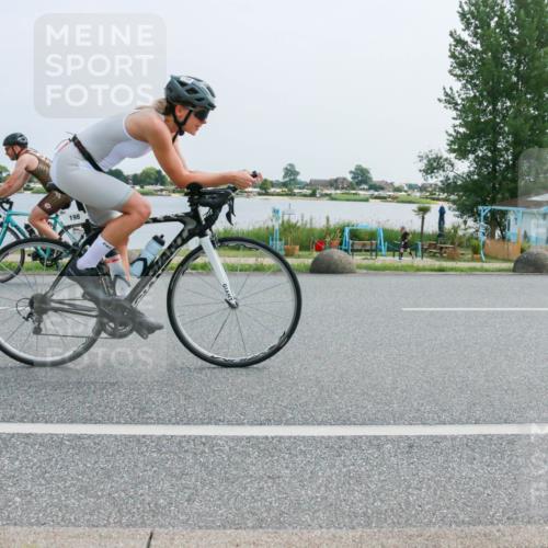21.06.2025 - 27. Vierlanden-Triathlon H.Heesch http://msf.ph/oto/8016446 15.06.2025 11:56:43 Radfahren 198, 819, 946 meine-sportfotos.de