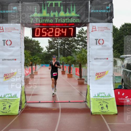 15.06.2025 - 7 Türme Triathlon Michael Strokosch http://msf.ph/oto/8016451 15.06.2025 15:28:47 Ziel  meine-sportfotos.de