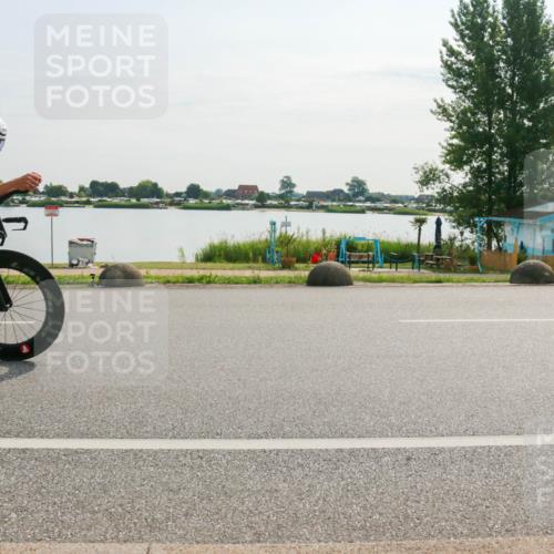 15.06.2025 - 27. Vierlanden-Triathlon H.Heesch http://msf.ph/oto/8016454 15.06.2025 09:14:47 Radfahren 88, 94 meine-sportfotos.de