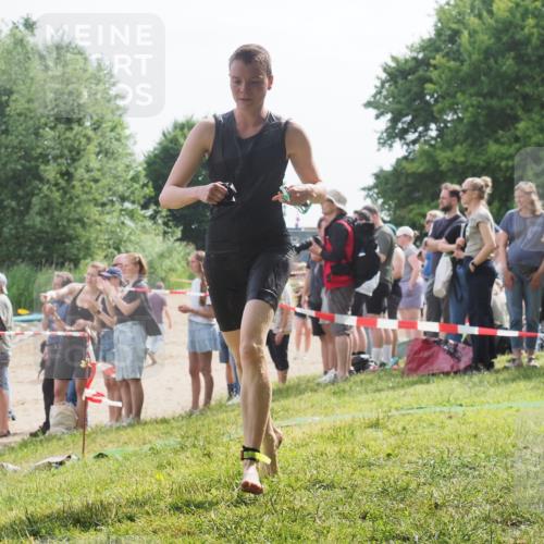 15.06.2025 - 27. Vierlanden-Triathlon KatJ http://msf.ph/oto/8016458 15.06.2025 10:15:56 Schwimmen 483, 505, 547, 577, 590, 606, 612, 630 meine-sportfotos.de