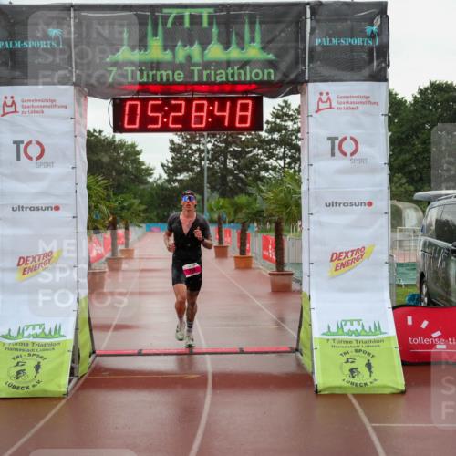 15.06.2025 - 7 Türme Triathlon Michael Strokosch http://msf.ph/oto/8016459 15.06.2025 15:28:48 Ziel  meine-sportfotos.de