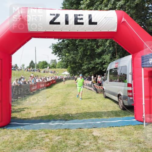 21.06.2025 - 27. Vierlanden-Triathlon MichiJ http://msf.ph/oto/8016460 15.06.2026 11:32:47 Ziel 391, 480, 487, 614 meine-sportfotos.de