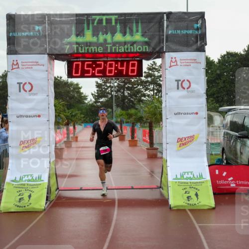 15.06.2025 - 7 Türme Triathlon Michael Strokosch http://msf.ph/oto/8016462 15.06.2025 15:28:48 Ziel  meine-sportfotos.de