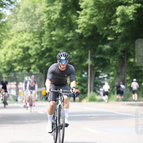 15.06.2025 - 7 Türme Triathlon Yannick Fuchs http://msf.ph/oto/8016464 15.06.2025 13:29:52 Radfahren 248, 302, 701, 818 meine-sportfotos.de