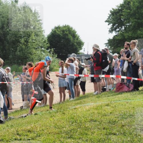 15.06.2025 - 27. Vierlanden-Triathlon KatJ http://msf.ph/oto/8016469 15.06.2025 10:16:00 Schwimmen 505, 547, 577, 606, 612, 630 meine-sportfotos.de