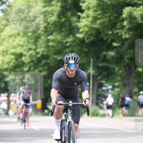 15.06.2025 - 7 Türme Triathlon Yannick Fuchs http://msf.ph/oto/8016474 15.06.2025 13:29:52 Radfahren 248, 302, 701, 818 meine-sportfotos.de