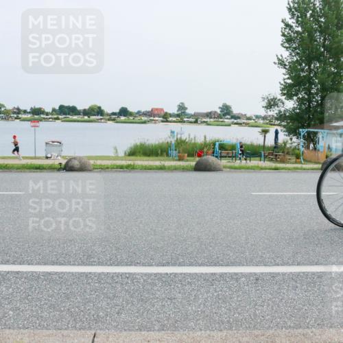 21.06.2025 - 27. Vierlanden-Triathlon H.Heesch http://msf.ph/oto/8016479 15.06.2025 11:56:43 Radfahren 198, 819, 946 meine-sportfotos.de
