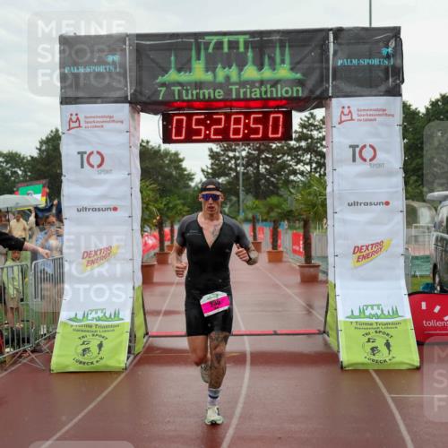 15.06.2025 - 7 Türme Triathlon Michael Strokosch http://msf.ph/oto/8016502 15.06.2025 15:28:49 Ziel  meine-sportfotos.de