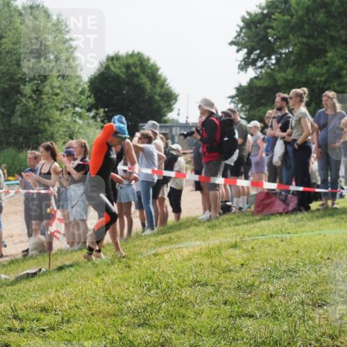 15.06.2025 - 27. Vierlanden-Triathlon KatJ http://msf.ph/oto/8016508 15.06.2025 10:16:00 Schwimmen 505, 547, 577, 606, 612, 630 meine-sportfotos.de