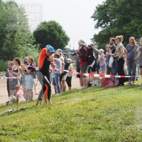 15.06.2025 - 27. Vierlanden-Triathlon KatJ http://msf.ph/oto/8016520 15.06.2025 10:16:01 Schwimmen 505, 547, 577, 606, 612, 630 meine-sportfotos.de