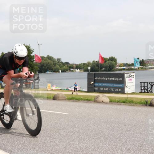 21.06.2025 - 27. Vierlanden-Triathlon H.Heesch http://msf.ph/oto/8016522 15.06.2025 12:04:51 Radfahren 252, 913 meine-sportfotos.de
