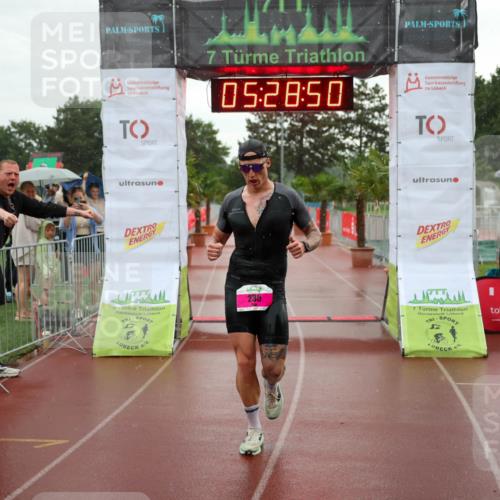 15.06.2025 - 7 Türme Triathlon Michael Strokosch http://msf.ph/oto/8016524 15.06.2025 15:28:50 Ziel  meine-sportfotos.de