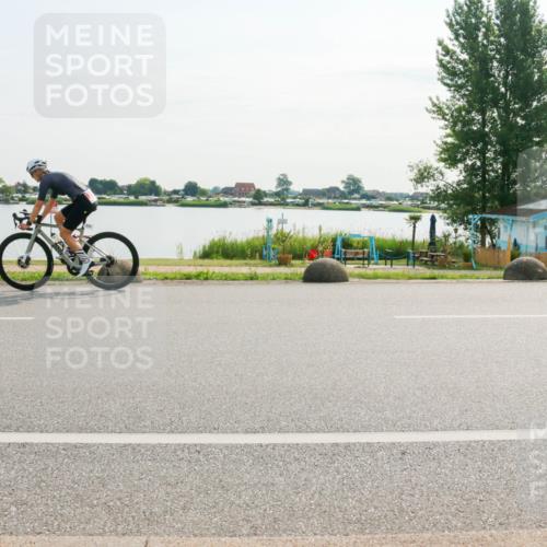 15.06.2025 - 27. Vierlanden-Triathlon H.Heesch http://msf.ph/oto/8016533 15.06.2025 09:14:58 Radfahren 73, 212, 216 meine-sportfotos.de