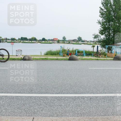 21.06.2025 - 27. Vierlanden-Triathlon H.Heesch http://msf.ph/oto/8016539 15.06.2025 11:56:57 Radfahren 209, 729, 766 meine-sportfotos.de