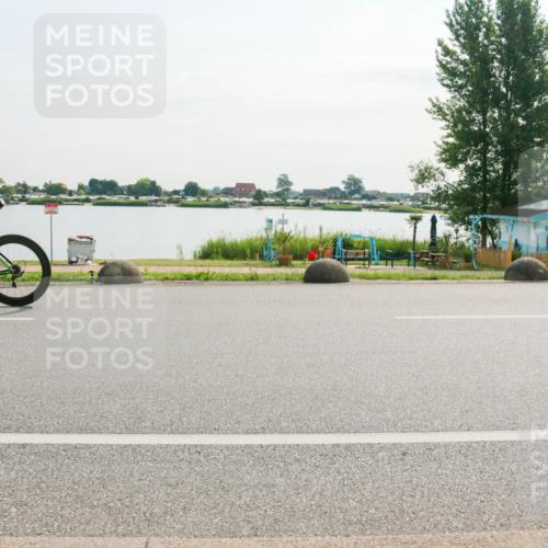 15.06.2025 - 27. Vierlanden-Triathlon H.Heesch http://msf.ph/oto/8016542 15.06.2025 09:15:18 Radfahren 6 meine-sportfotos.de