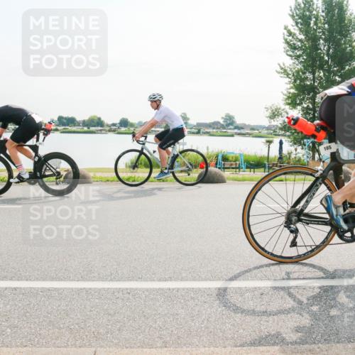 15.06.2025 - 27. Vierlanden-Triathlon H.Heesch http://msf.ph/oto/8016593 15.06.2025 09:15:44 Radfahren 2, 8, 35, 58, 83, 165 meine-sportfotos.de