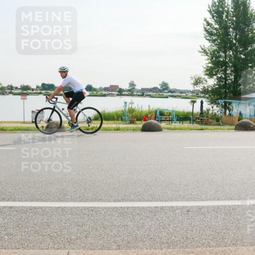 15.06.2025 - 27. Vierlanden-Triathlon H.Heesch http://msf.ph/oto/8016598 15.06.2025 09:15:44 Radfahren 2, 8, 35, 58, 83, 165 meine-sportfotos.de
