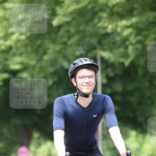 15.06.2025 - 7 Türme Triathlon Yannick Fuchs http://msf.ph/oto/8016605 15.06.2025 13:29:57 Radfahren 248, 302, 606, 818, 1149 meine-sportfotos.de