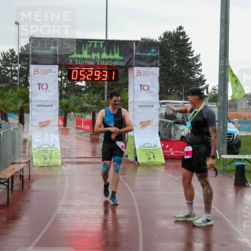 15.06.2025 - 7 Türme Triathlon Michael Strokosch http://msf.ph/oto/8016609 15.06.2025 15:29:31 Ziel 278 meine-sportfotos.de