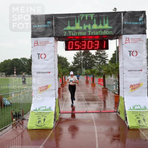 15.06.2025 - 7 Türme Triathlon Michael Strokosch http://msf.ph/oto/8016626 15.06.2025 15:30:31 Ziel 636 meine-sportfotos.de