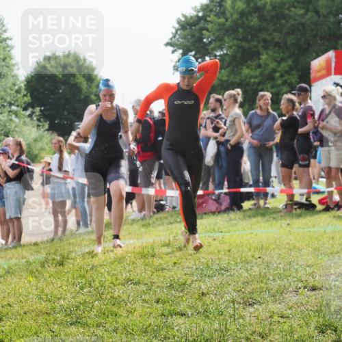 15.06.2025 - 27. Vierlanden-Triathlon KatJ http://msf.ph/oto/8016627 15.06.2025 10:16:02 Schwimmen 505, 547, 606, 612, 630 meine-sportfotos.de