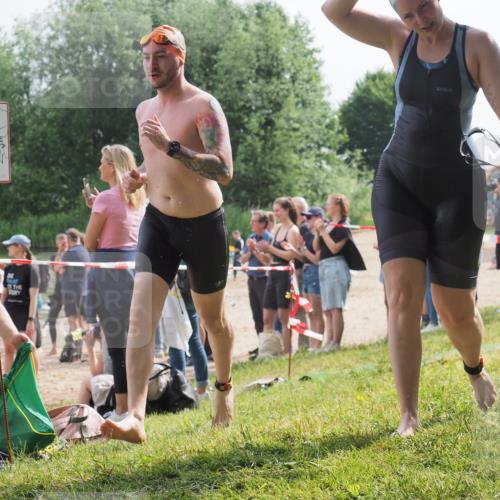 15.06.2025 - 27. Vierlanden-Triathlon KatJ http://msf.ph/oto/8016673 15.06.2025 10:16:04 Schwimmen 445, 505, 547, 606, 612 meine-sportfotos.de