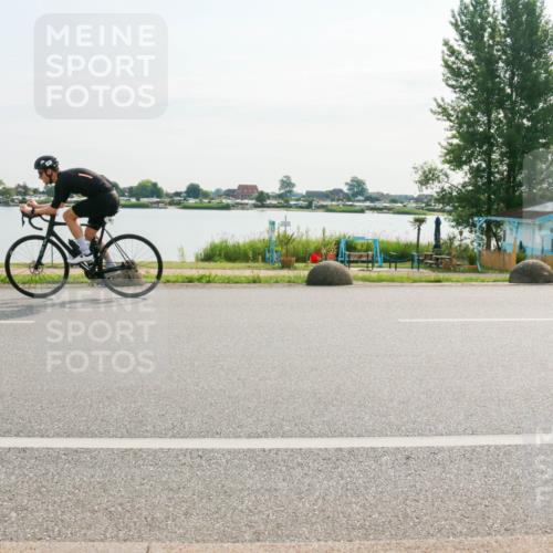 15.06.2025 - 27. Vierlanden-Triathlon H.Heesch http://msf.ph/oto/8016688 15.06.2025 09:16:42 Radfahren 20, 39, 226 meine-sportfotos.de