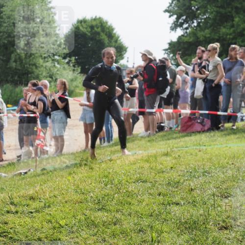 15.06.2025 - 27. Vierlanden-Triathlon KatJ http://msf.ph/oto/8016713 15.06.2025 10:16:10 Schwimmen 445, 547, 606, 612 meine-sportfotos.de